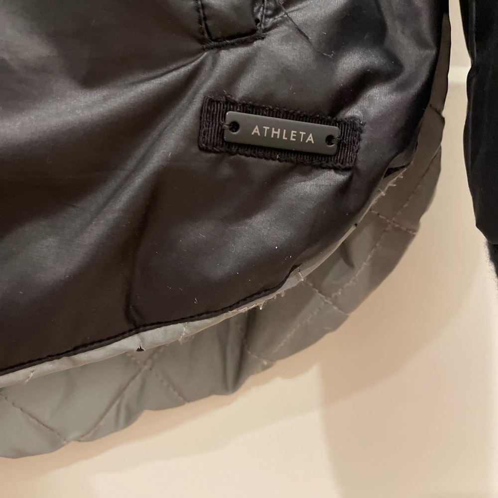 Athleta Women's Black Reflective Reversible Quilted Jacket - Picture 3 of 6